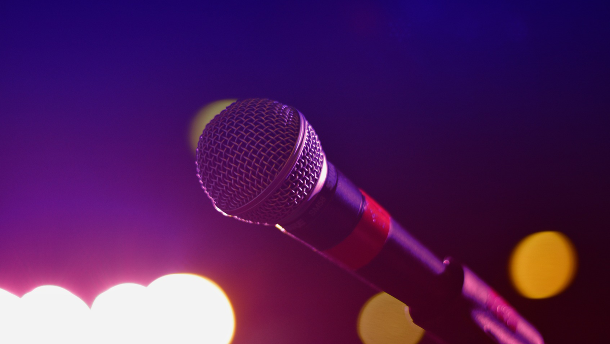 Symbolbild Moderation Microfon